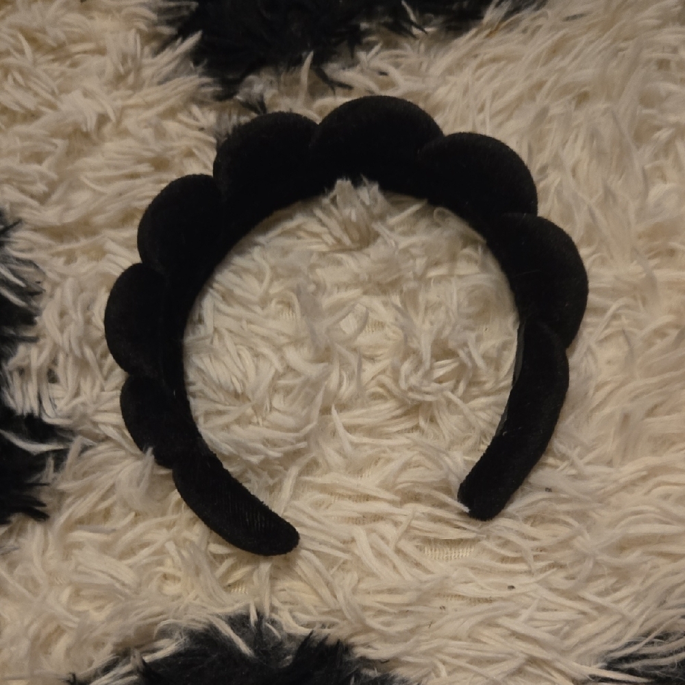 Black Velvet Scalloped Headband